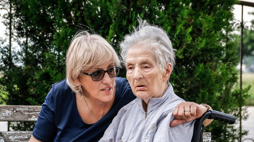 daughter and mother with Alzheimer's