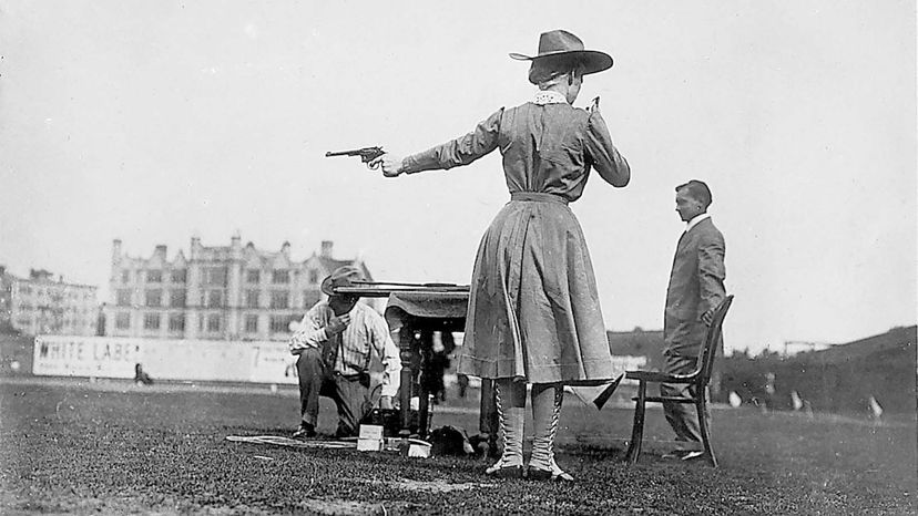 Why Annie Oakley Was America's Sharpshooting Sweetheart | HowStuffWorks