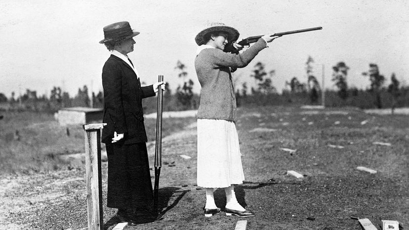 Why Annie Oakley Was America's Sharpshooting Sweetheart | HowStuffWorks