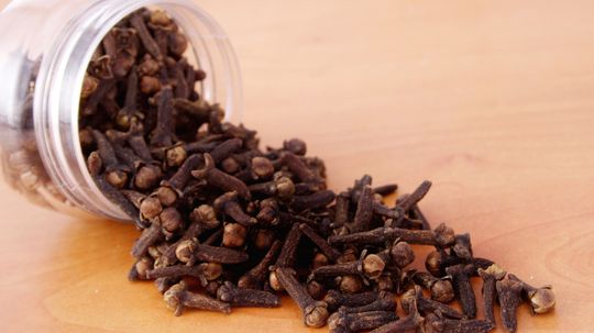 Aromatherapy: Clove