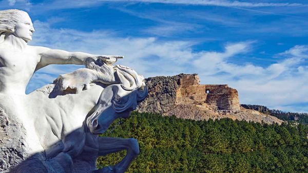 Monumental sculpture in iconic architectural place.