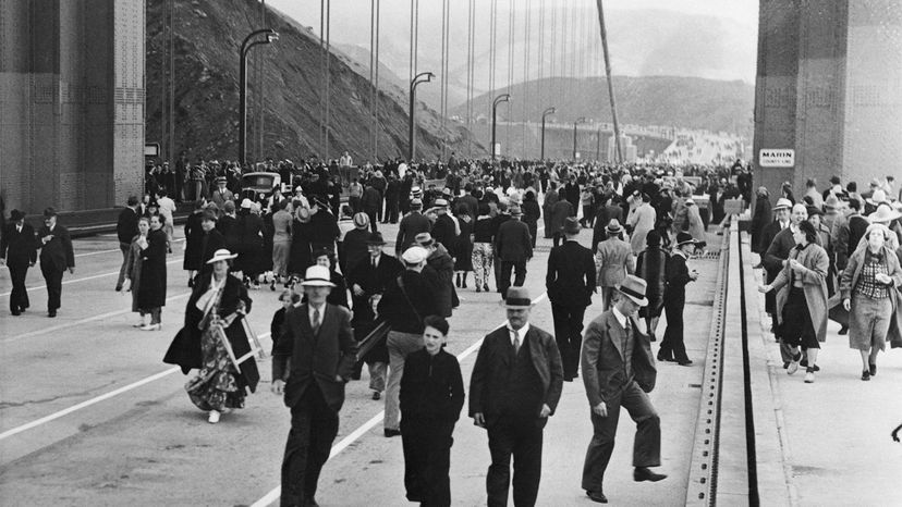 How San Francisco S Golden Gate Bridge Was Built And Why It S Not Actually Red Howstuffworks