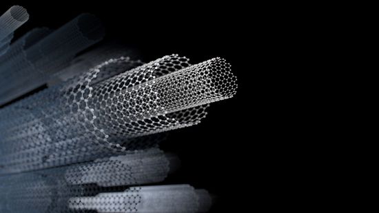 石墨烯:比钢强200倍，比纸轻1000倍”class=