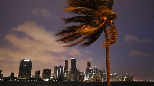 为什么飓风厄玛如此强大?＂width=