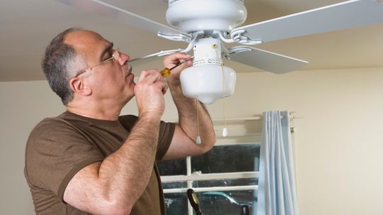 How to Balance a Ceiling Fan