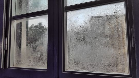 How to Remove Hard Water Spots From Windows