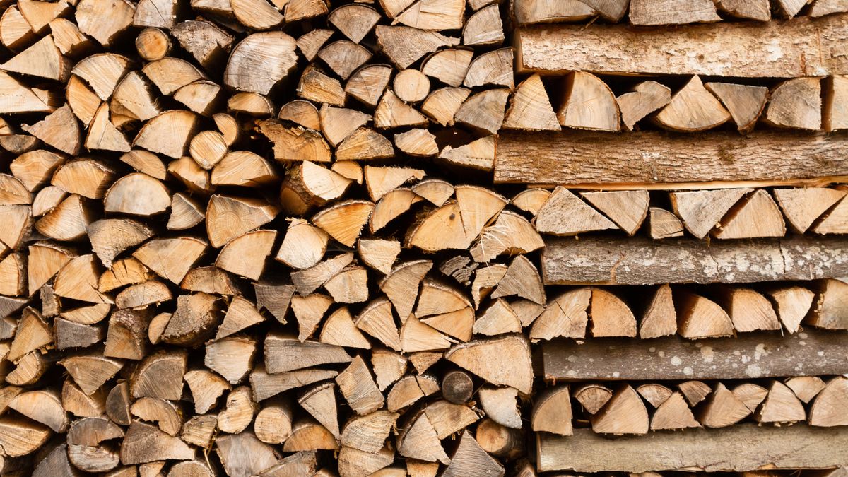 A Guide To Stacking Wood Like a Pro