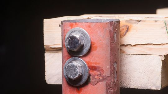 How do you install lag screws?