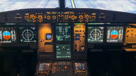 How does a speedometer in an airplane work?