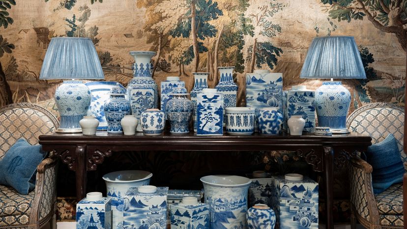 A collection of Chinese blue and white porcelain.