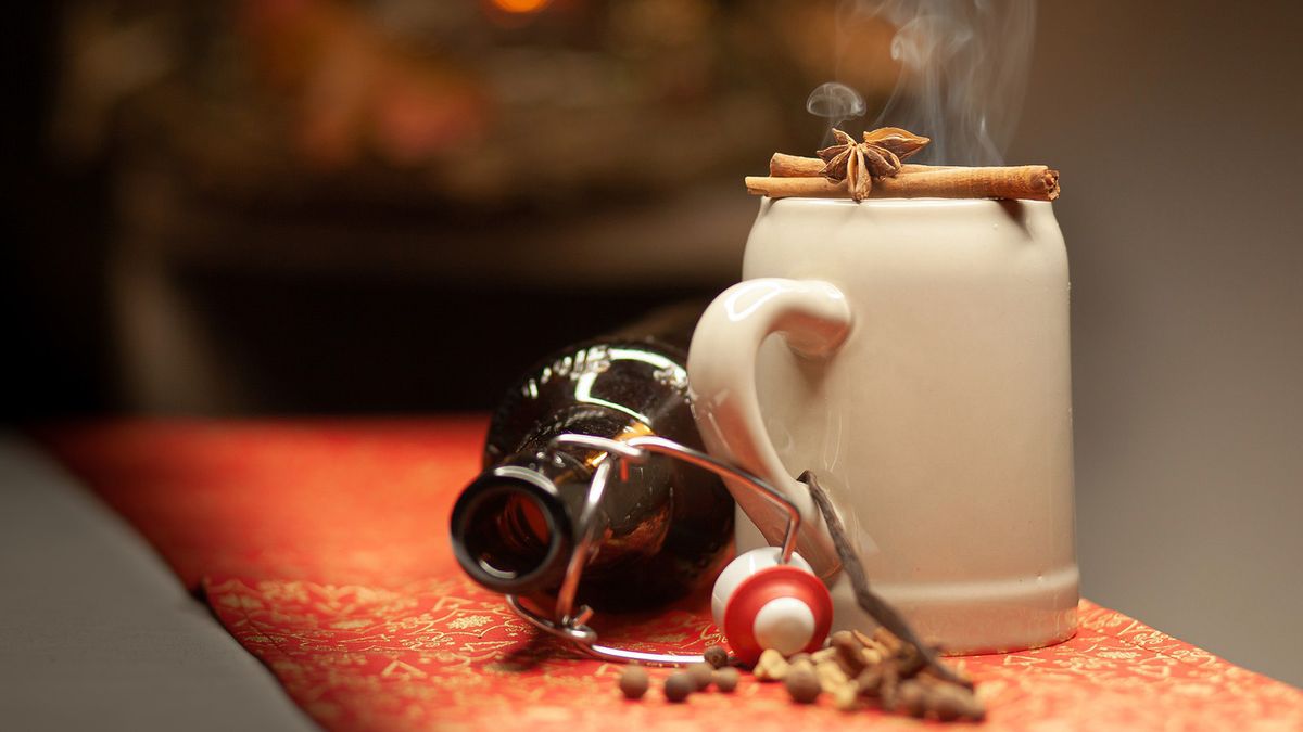 Spread Holiday Cheer With a Good Mulled Beer
