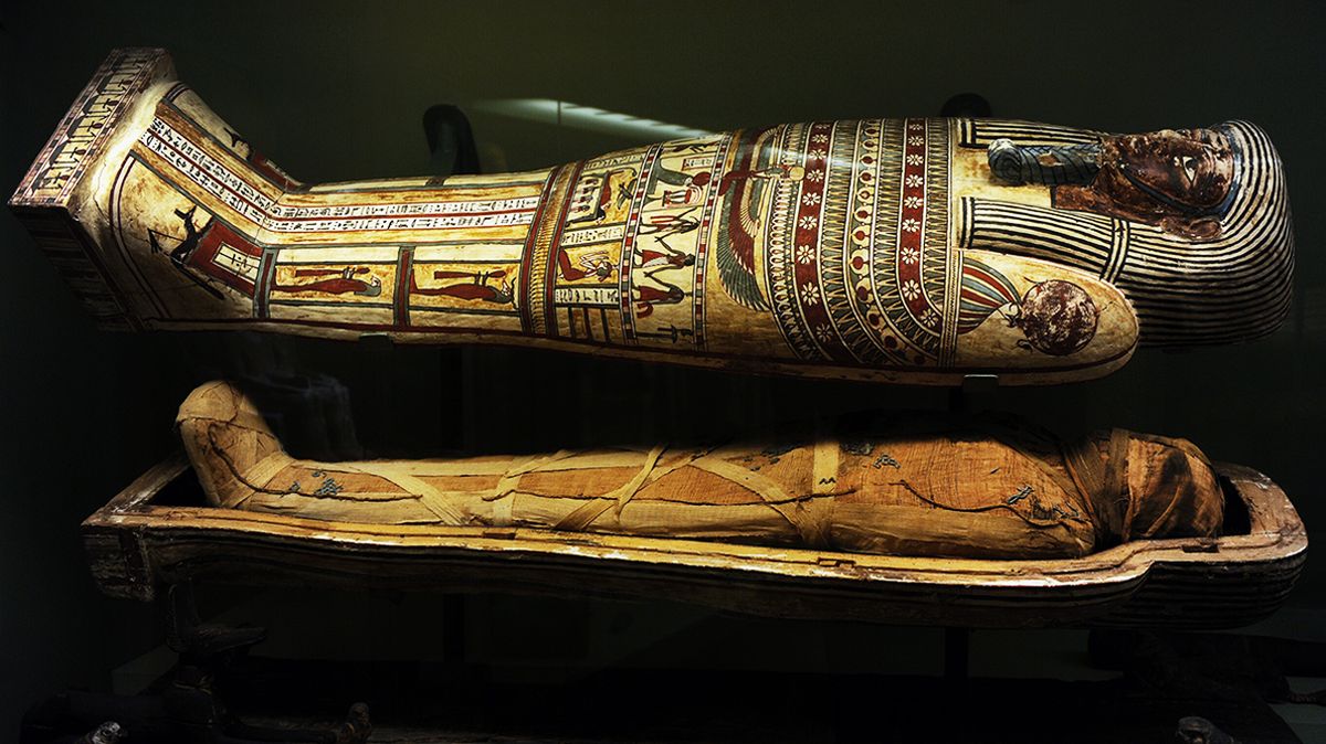 how were mummies mummified egyptian