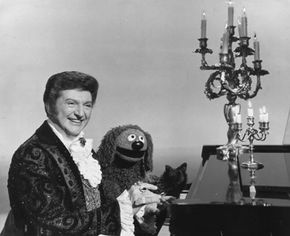 Rowlf duets with Liberace in 1978.