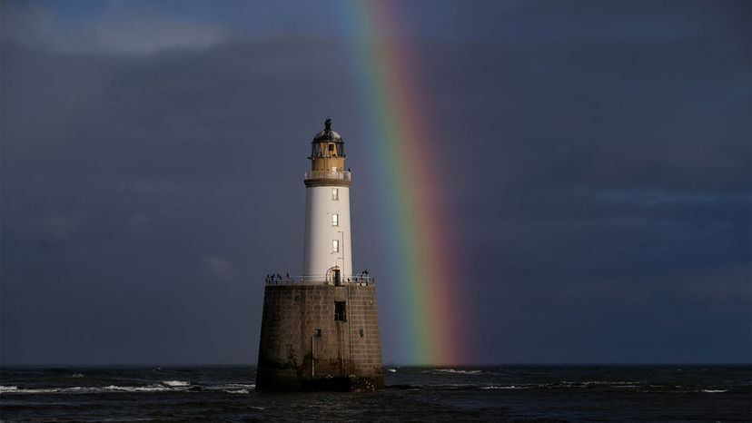 WEATHER U: Rare rainbow reflection