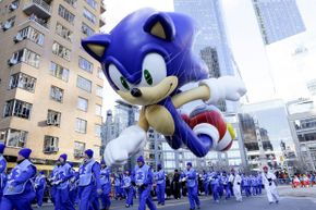 Sonic in balloon form, flying over the 87th Annual Macy's Thanksgiving Day Parade in New York City.