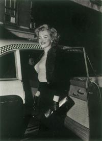 Marilyn arrives at the Actors Studio.