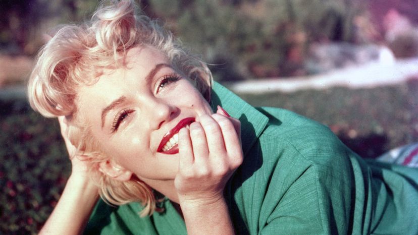 Marilyn Monroe in grass