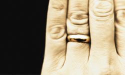 wedding ring man's hand