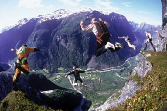 How MayContainNuts.com Works