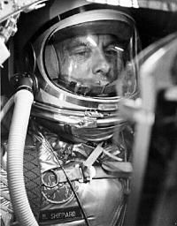 艾伦·谢泼德（Alan Shepard），第一个在外太空中的美国人“width=