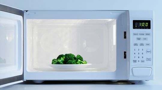 Do microwaves kill nutrients in food?