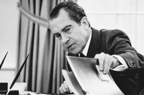 尽管在理查德·尼克松(Richard Nixon)担任总统的第一个任期内，该指数曾大幅上升，但在他连任总统期间，该指数迅速回落。＂border=