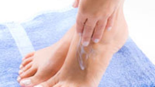 How to Moisturize Your Feet