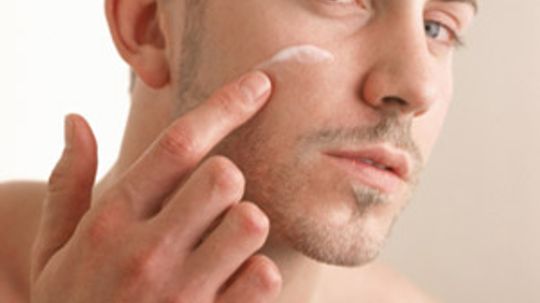 What are the best moisturizers for men with oily skin?