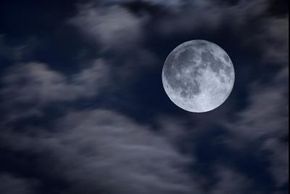 How can the moon give us clean energy? | HowStuffWorks