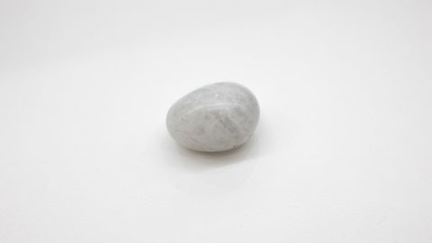 Unlocking Moonstone Meaning: Healing Properties & Everyday Uses - Vimarsana News