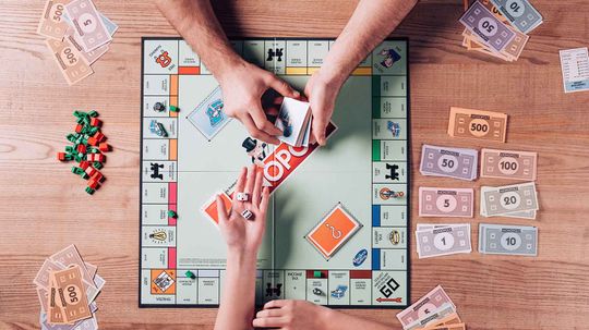 Monopoly Rules for Classic Gameplay and Shorter Rounds