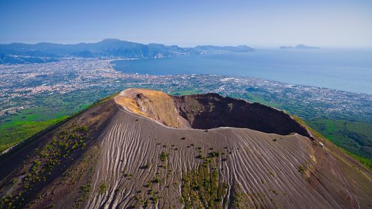 Mt. Vesuvius: Eruptions, History, & Information