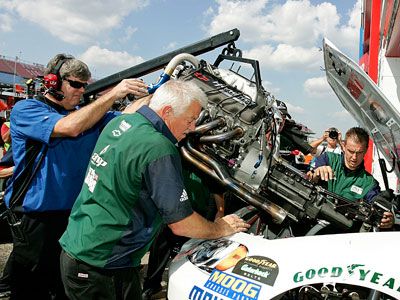 Dale Earnhardt Jr.'s crew installs a new engine