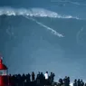 Nazaré的80英尺海浪甚至能吓到职业冲浪者＂width=