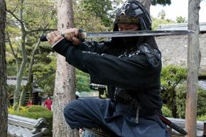 人类忍者以迅速而暗地里寻找和摧毁他们的对手。忍者粒子,也只有用显微镜。”width=