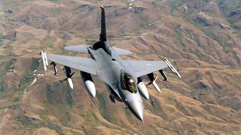 U.S. Air Force F-16“border=