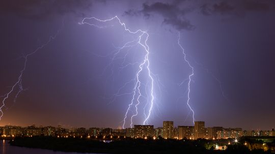 你免受闪电如果你没听到雷声30分钟吗?”width=