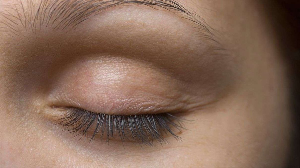 Why Don't We Notice We're Blinking? | HowStuffWorks