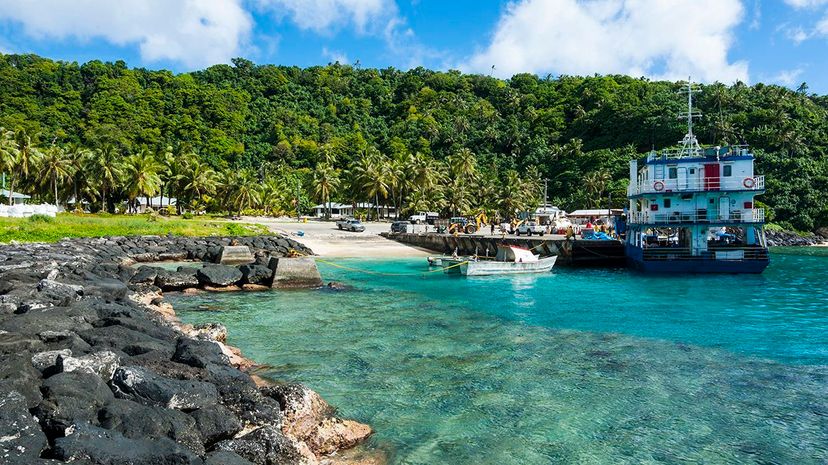 Thanks, Elon! Tiny Samoan Island Is Going Totally Solar Carousel image: Danita Delimont/Getty Images Video: SolarCity YouTube video