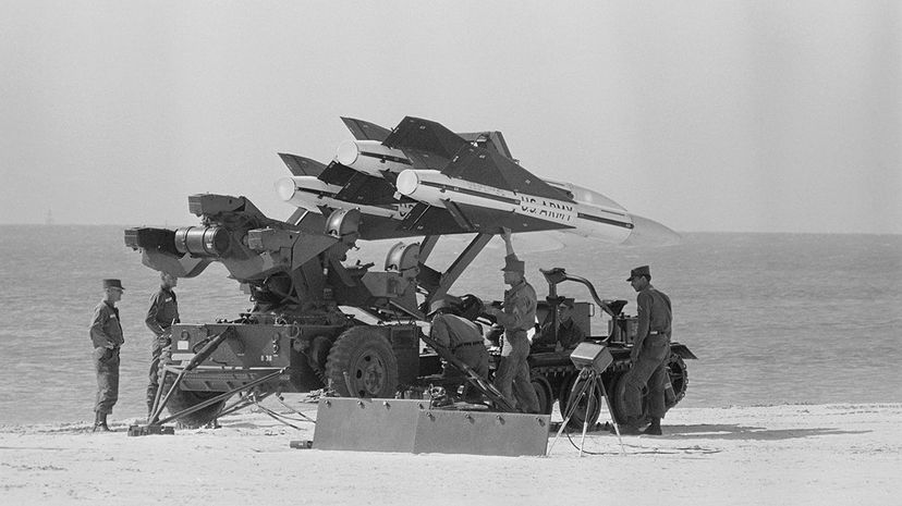 U.S. soldiers gear up an anti-aircraft missile for launch during the Cuban Missile Crisis. Bettmann/Getty Images