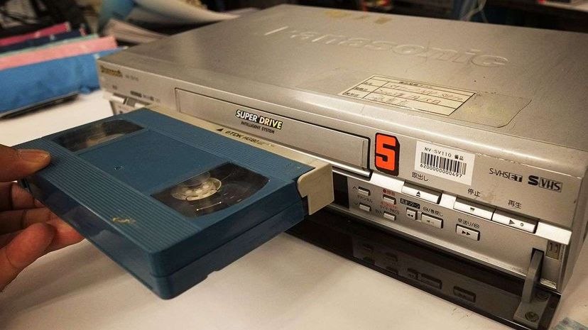The last Japanese company making VHS cassette players will soon cease production. Image: Kazuhiro Nogia/AFP/Getty Images; Video: Time