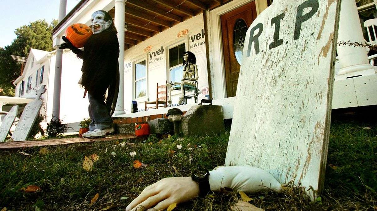Yes, Real Human Corpses Have Been Mistaken for Halloween Decor