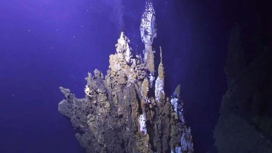 用这个3d虚拟现实视频探索深海热喷口＂class=