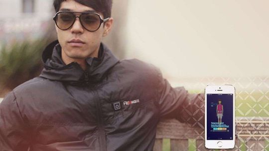 This 'Smart Jacket' Knows What Temperature Will Keep You Warm This Winter