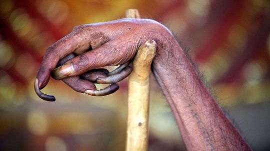 How Long Can Human Fingernails Grow?