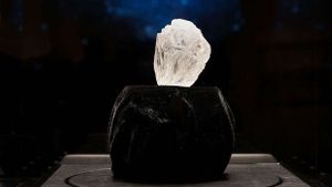 This One's More Than Two Months' Salary: World's Largest Diamond Up for Auction