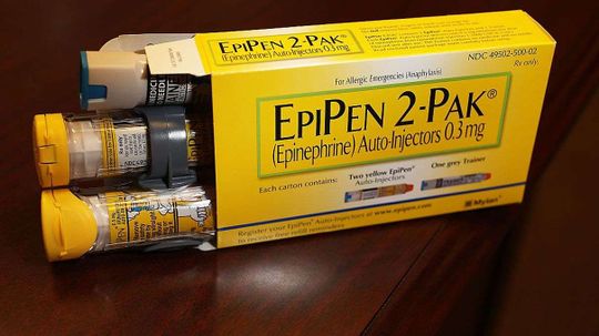 18新利最新登入如何通用EpiPen Mylan仍然会赚钱吗”border=