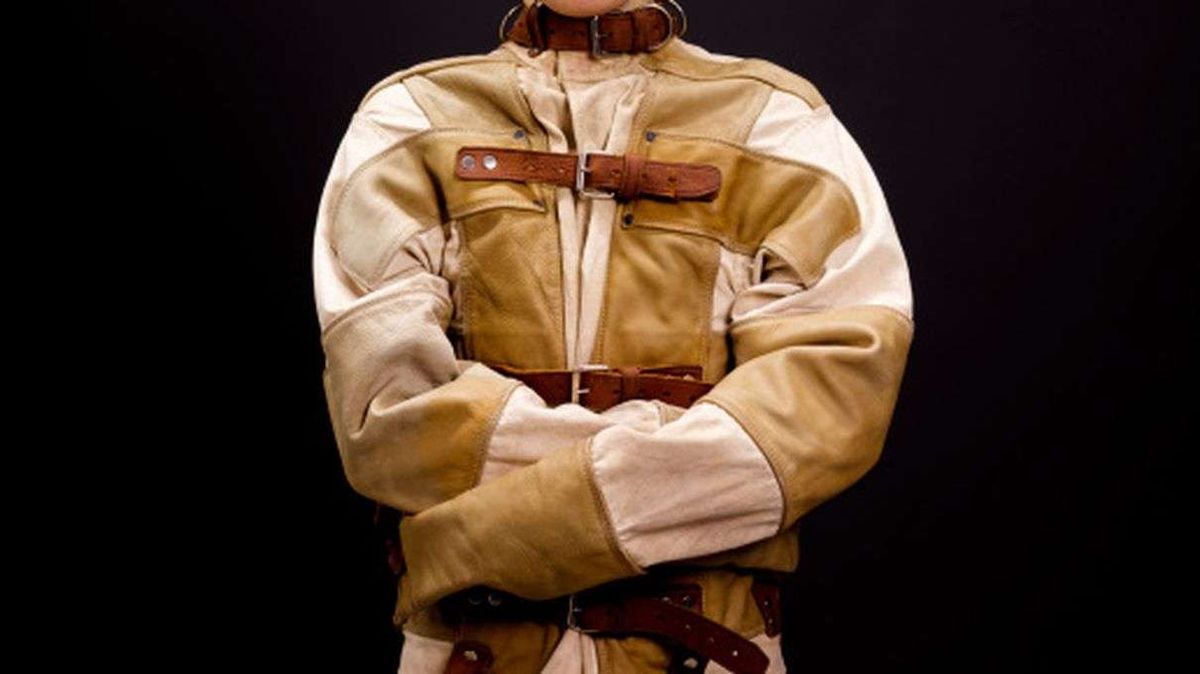 how to make a straight jacket costume