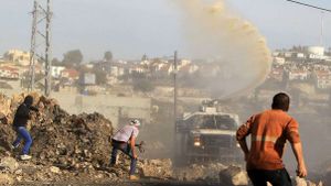 skunk water, crowd control