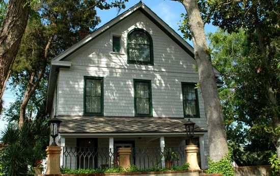 Owning an Old House: Charming Love Affair or Expensive Money Pit?